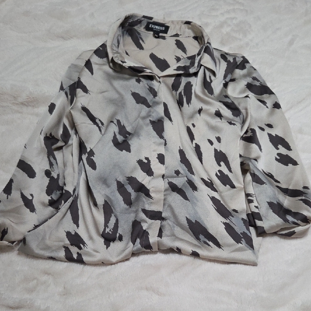 Express Black And Gray Patterned Blouse - image 1